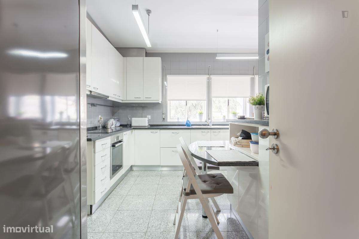 Quarto - localizado em Foz do Douro Porto - Grande imagem: 5/21