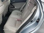 Lexus IS 220 D Prestige - 6