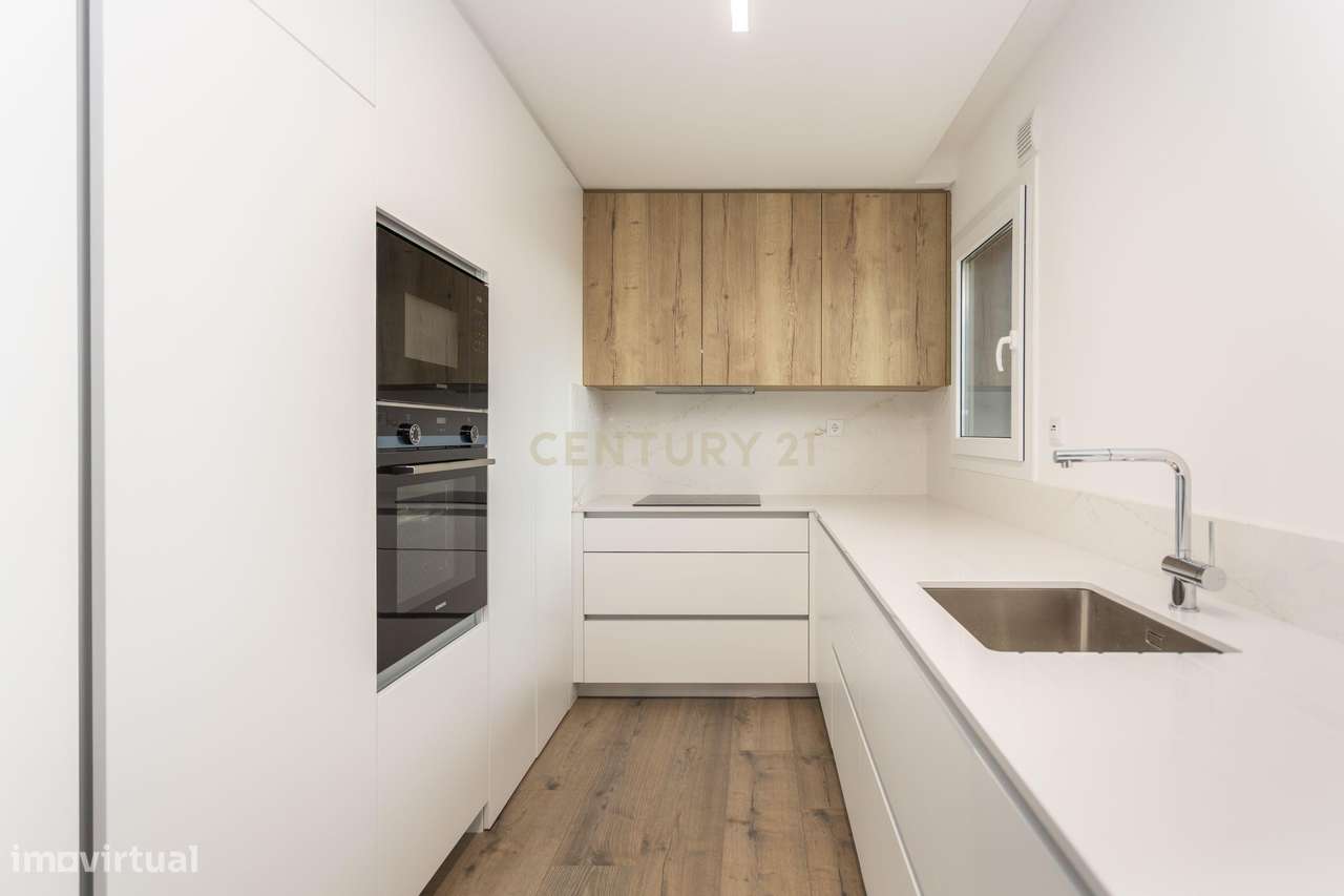 Dois Apartamentos Modernos (T3 + T2) na Qta. do Desembargador – Feijó-33