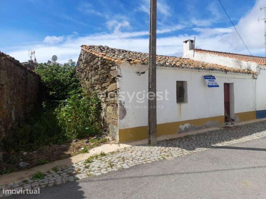 Moradia para recuperar com terreno rústico em São Pedro de Solis - Grande imagem: 3/20