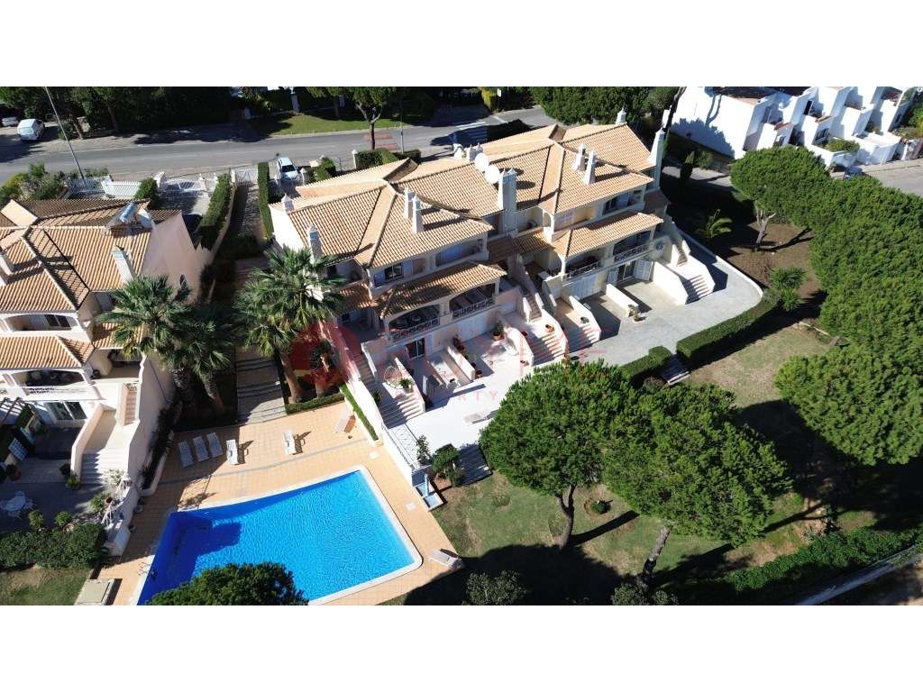 Moradia Duplex T3+1 em Condomínio Privado em Vilamoura-48