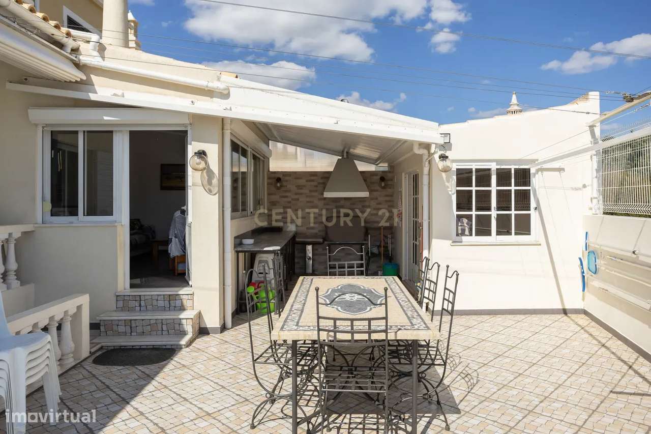 Moradia T3 com piscina e amplo espaço exterior - Grande imagem: 4/50