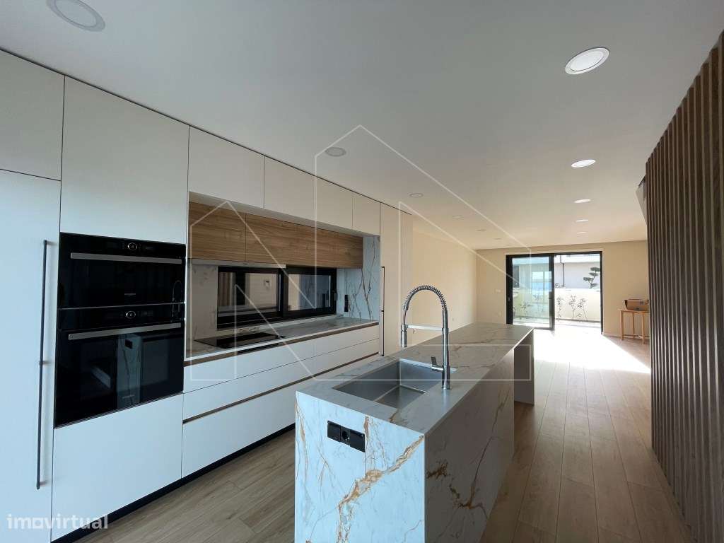 Moradia T3+1 com Rooftop Vista Ria e Espelho de Água - Ílhavo - Grande imagem: 3/35