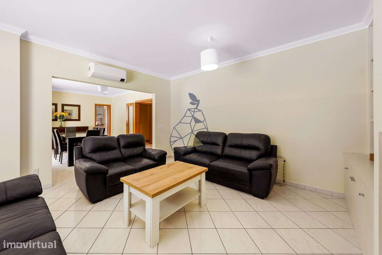 Moradia T5 com Piscina Privada, Jardim e 5 Suites em Montechoro, Albuf-5