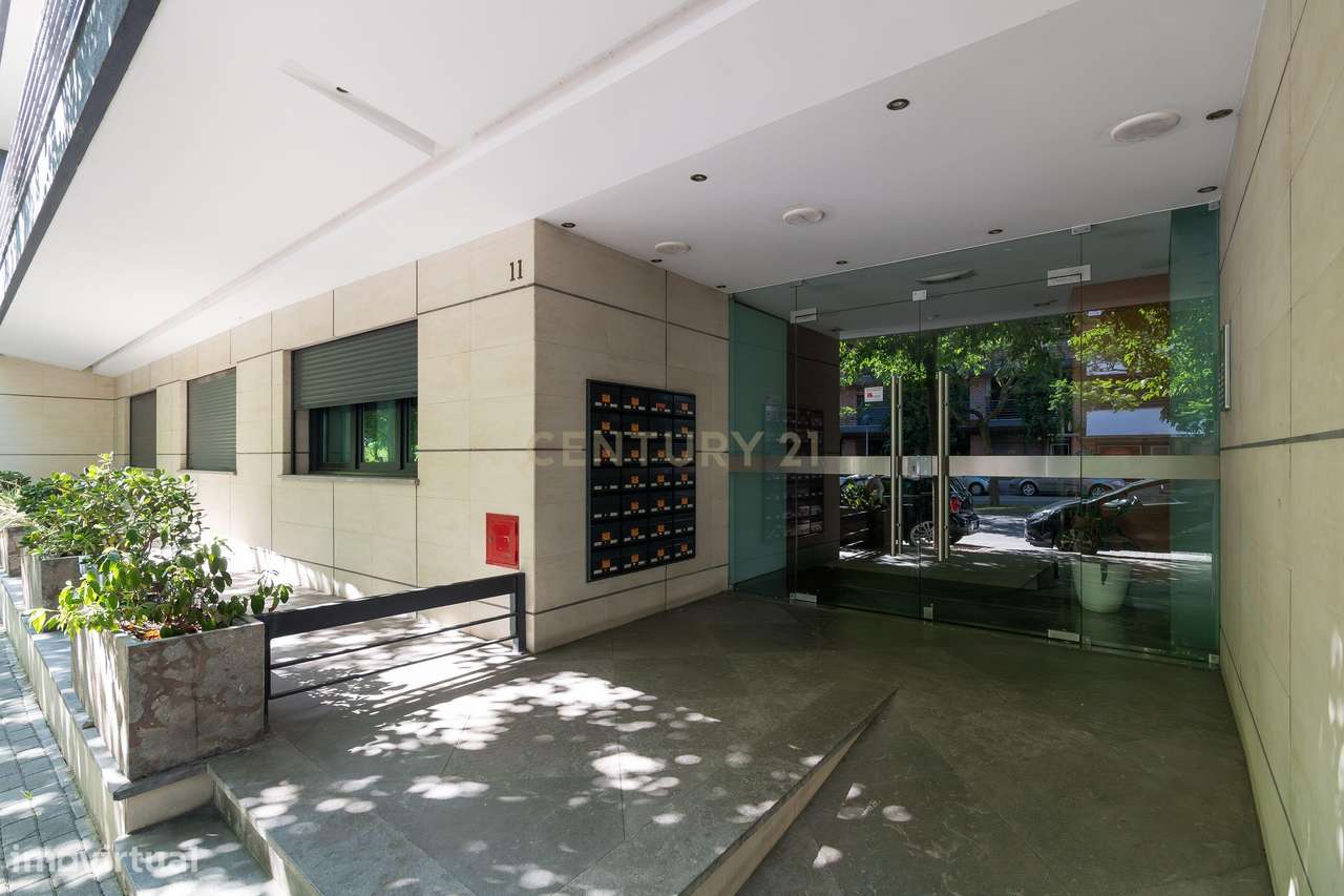 Apartamento T1 nas Colinas do Cruzeiro com Arrecadação e Parqueamento-25