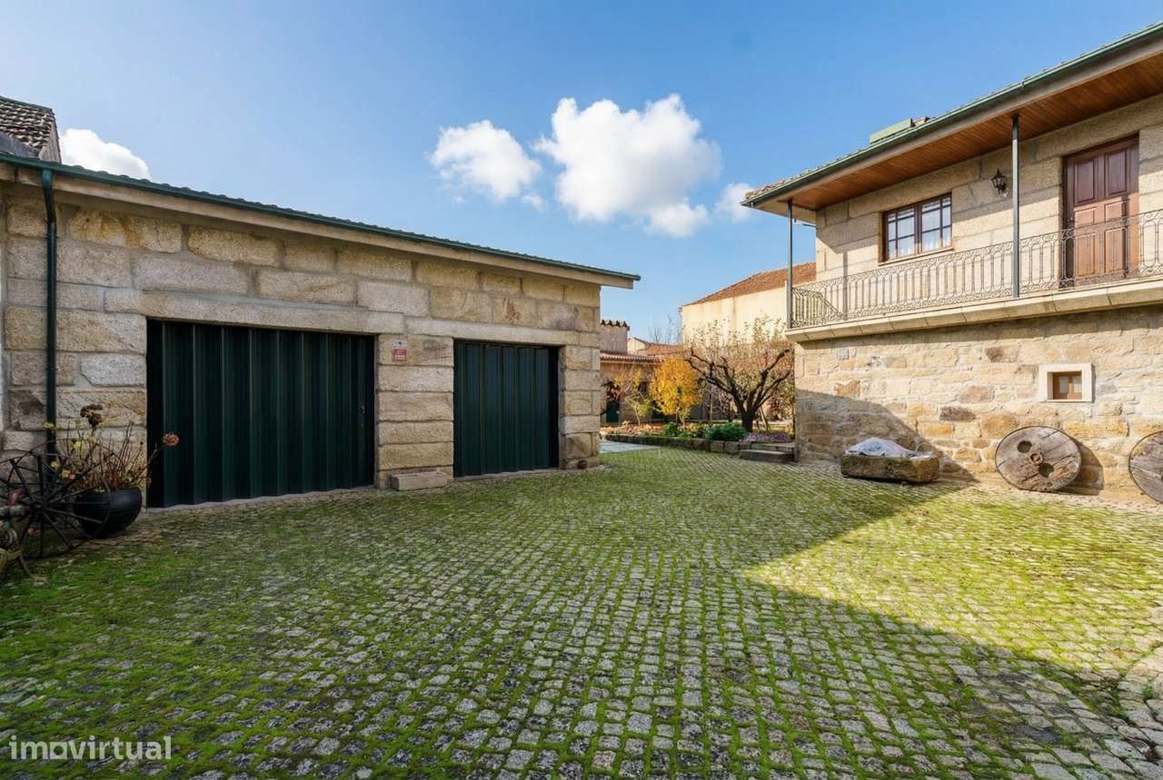 Moradia T5 em pedra em Vila Verde da Raia - Chaves-6