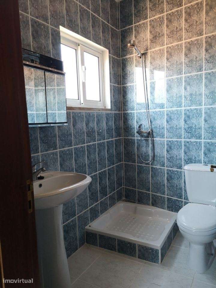 Moradia c/2 habitações + terreno p/construir / Escariz / Arouca-12