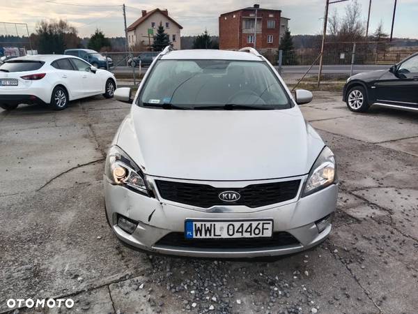 Kia Ceed - 8