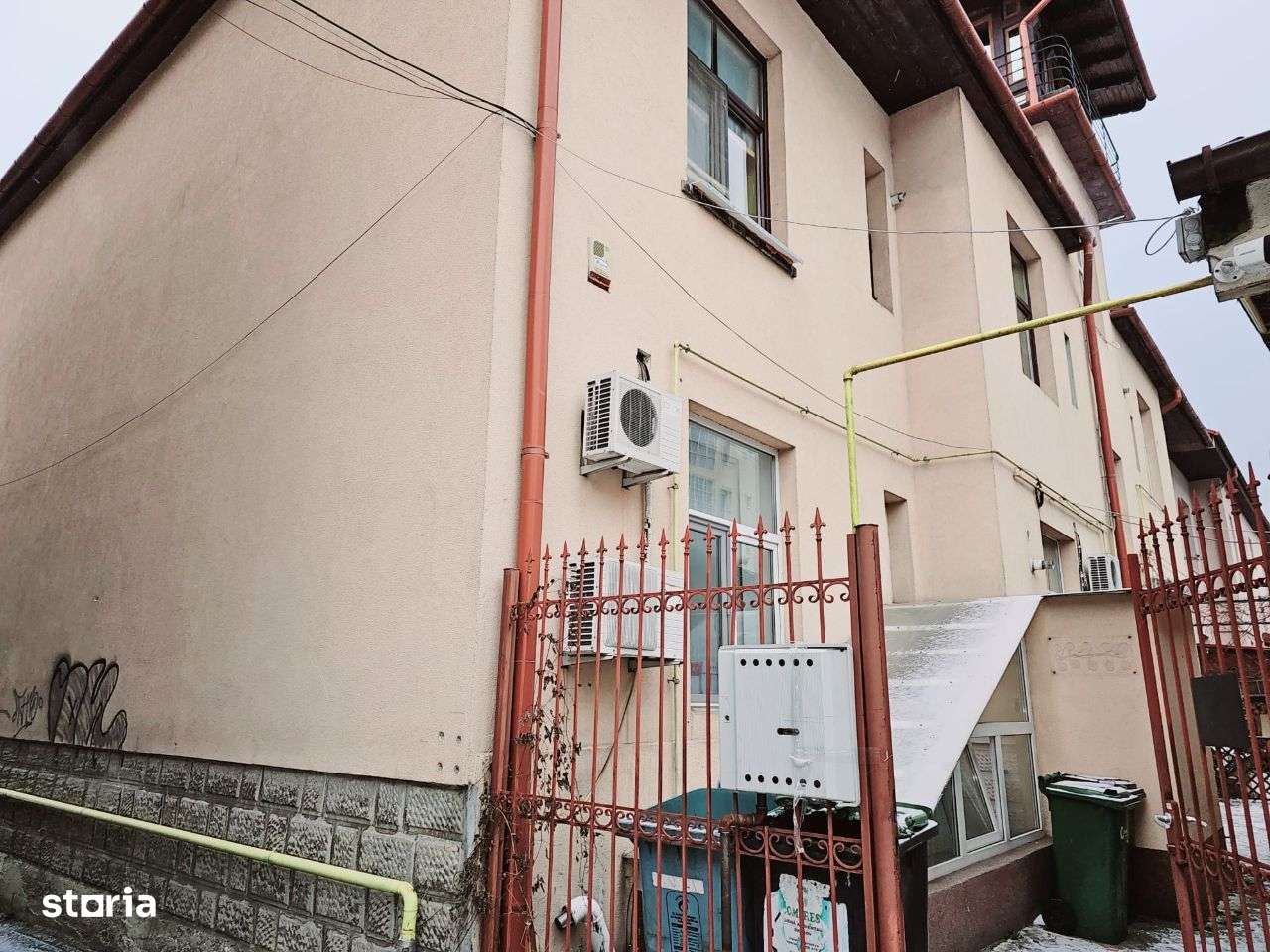 Apartament cu 3 camere , strada Castanilor-9