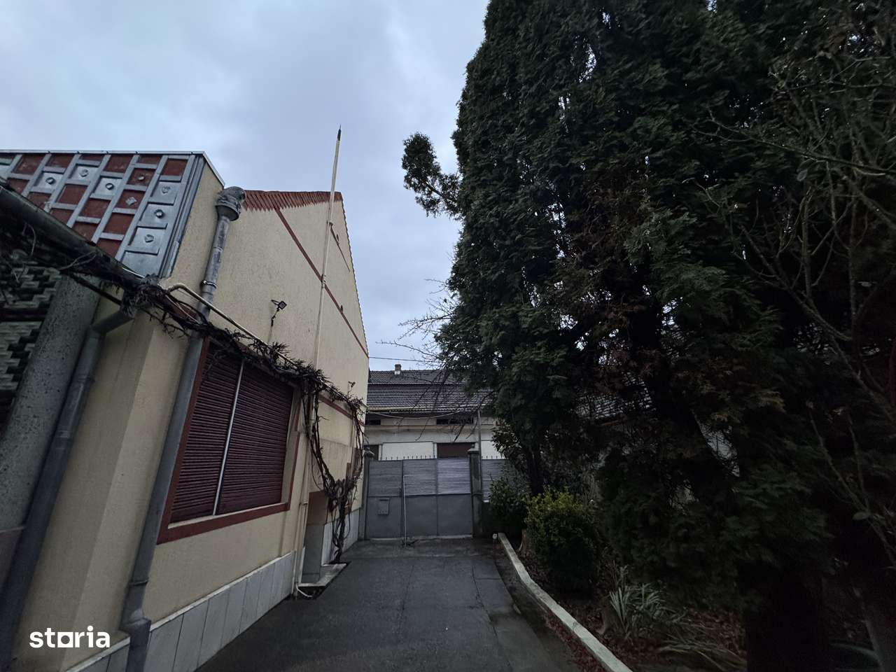 Casă de vânzare în Caransebeș, str. Poiana nr. 10 - Imagine principală: 5/20