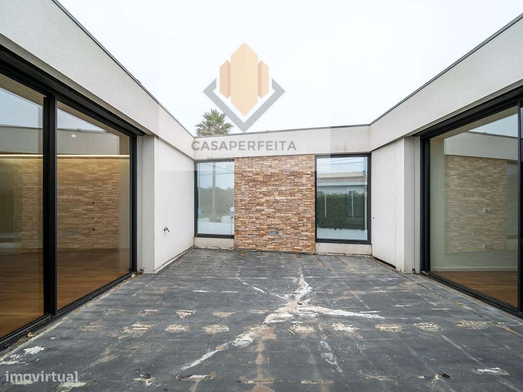 Luxuosa Moradia T4 a 150 metros da Praia - Madalena-30