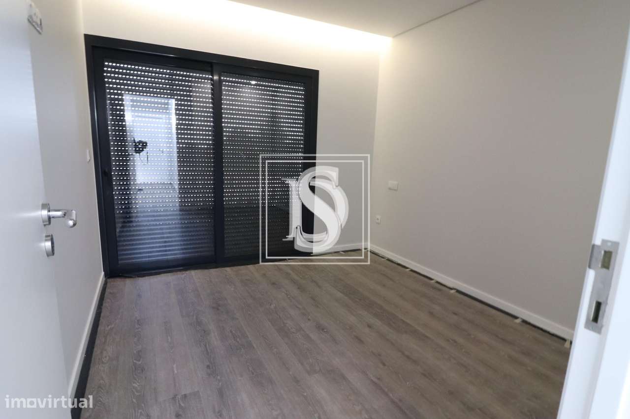 Moradia T4, NOVA, nas Marinhas, perto da praia de Esposende - Grande imagem: 4/14