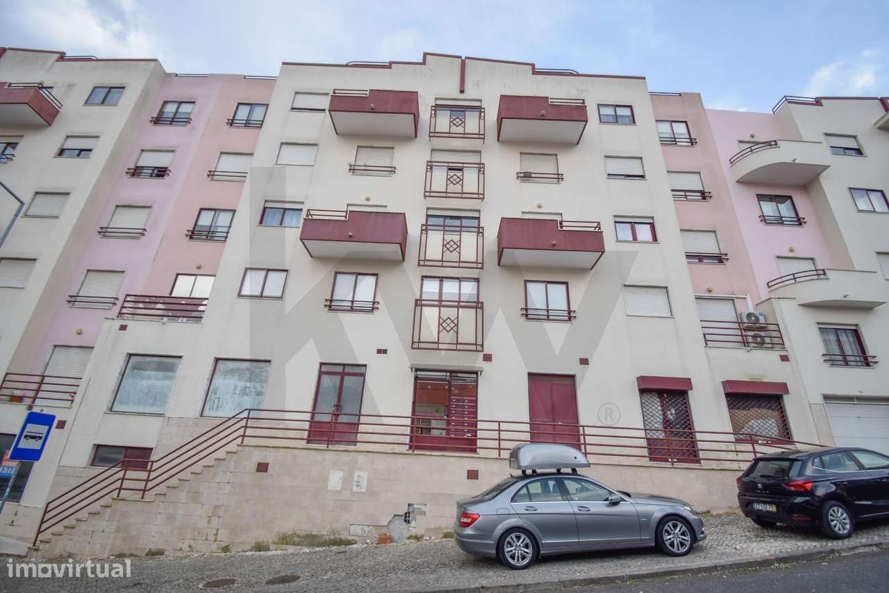 Apartamento T2 | Parqueamento e Arrecadação | Casal da Carochia, Ramad-23