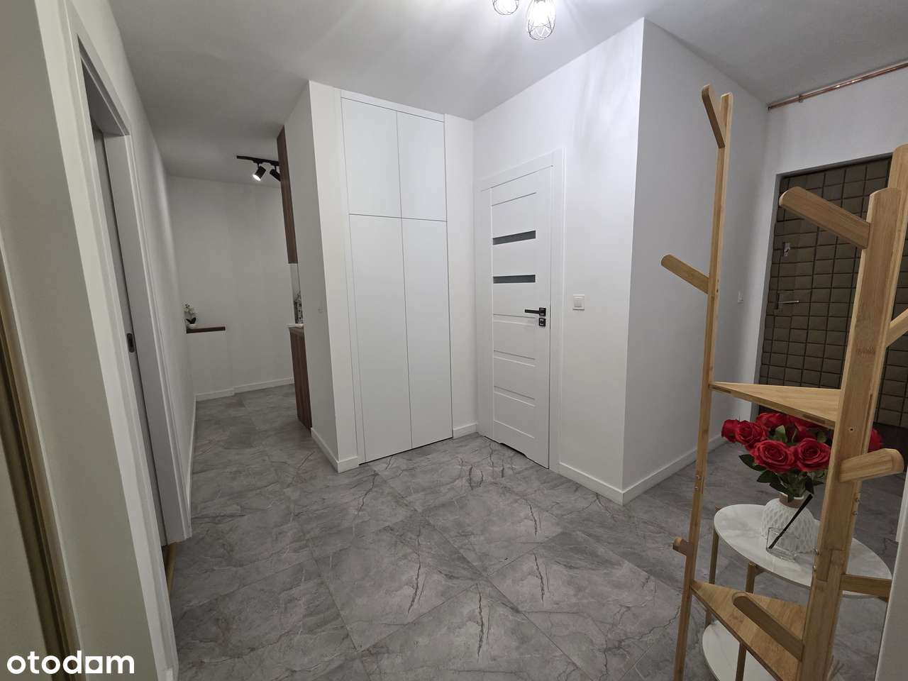 Atrakcyjne mieszkanie tuż przy Długich Ogrodach - Pełny obrazek: 5/12