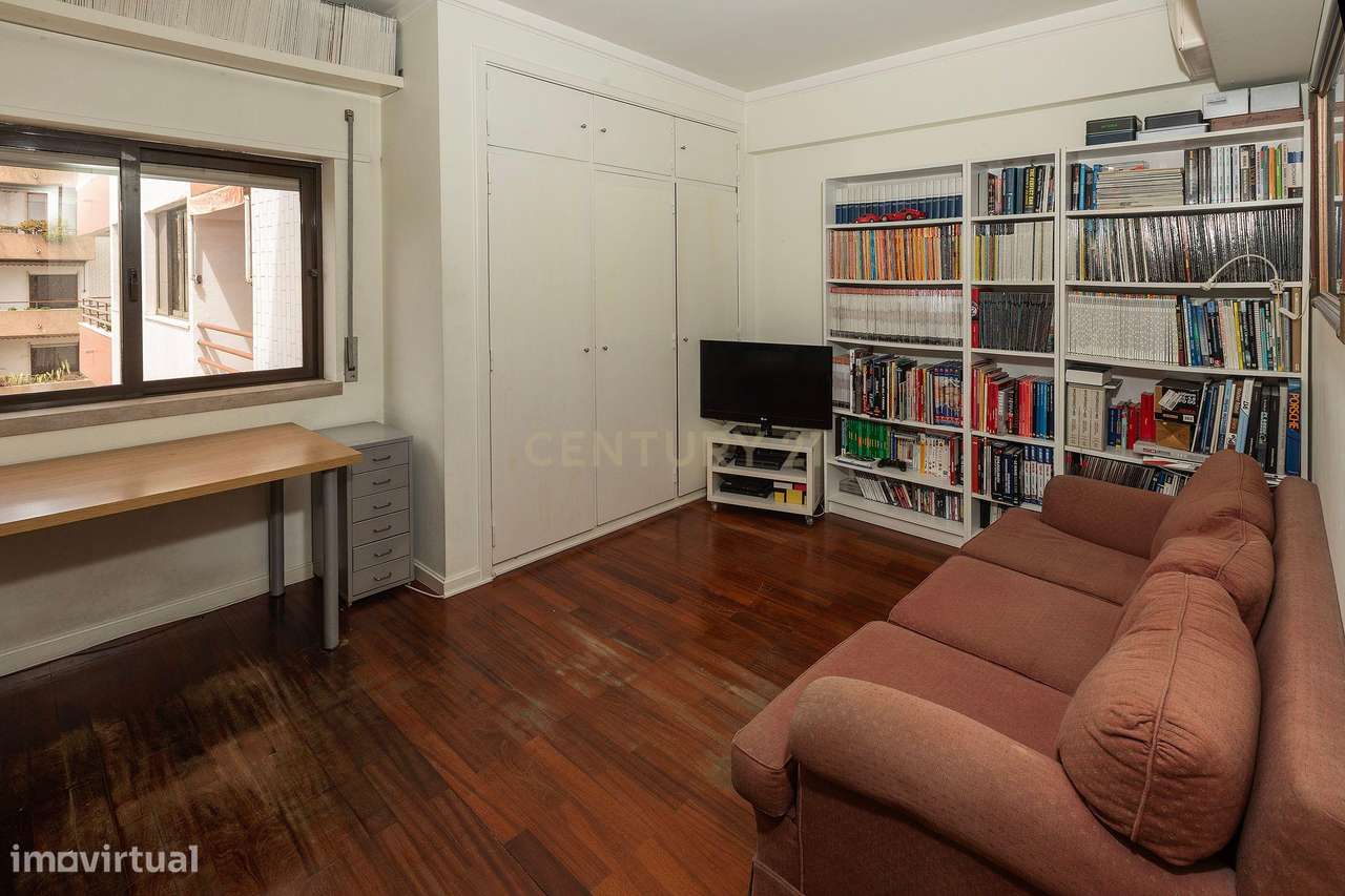 Apartamento T3 Miraflores - Oeiras com Garagem Box-24