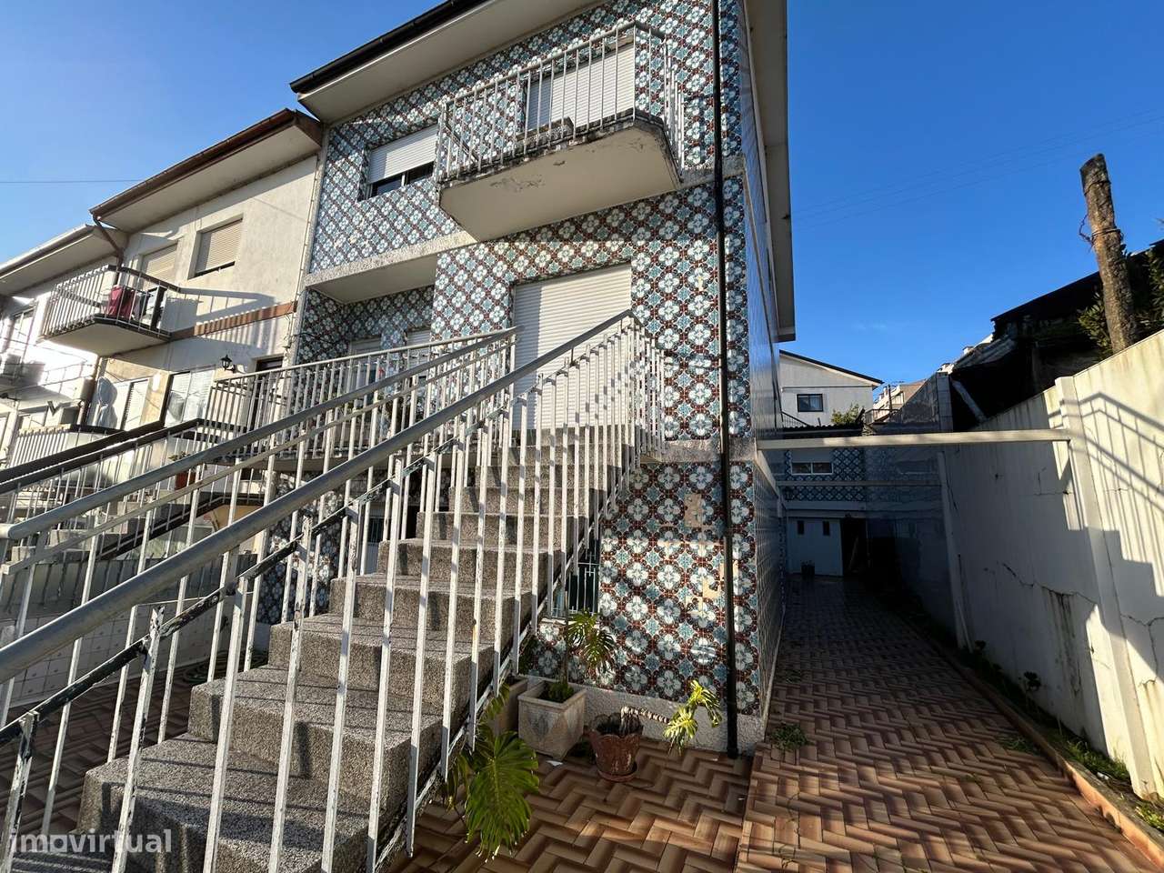 Moradia T5 com 3 frentes Rio Tinto-30