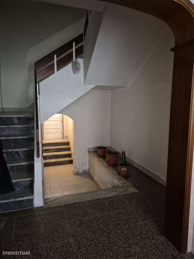 ARRENDAMENTO DE UM T3 NO CENTRO DE MONTIJO - Grande imagem: 2/8