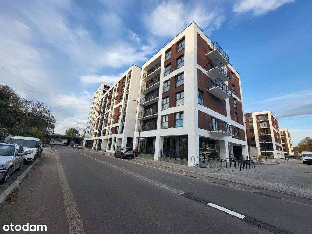 Narożny przy wjeździe na osiedle-3