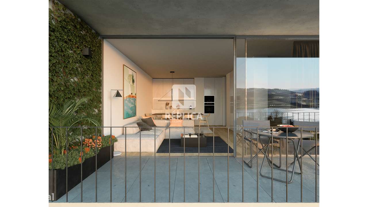 Apartamento T2 Duplex com Varanda no Douro 39 - Grande imagem: 3/14