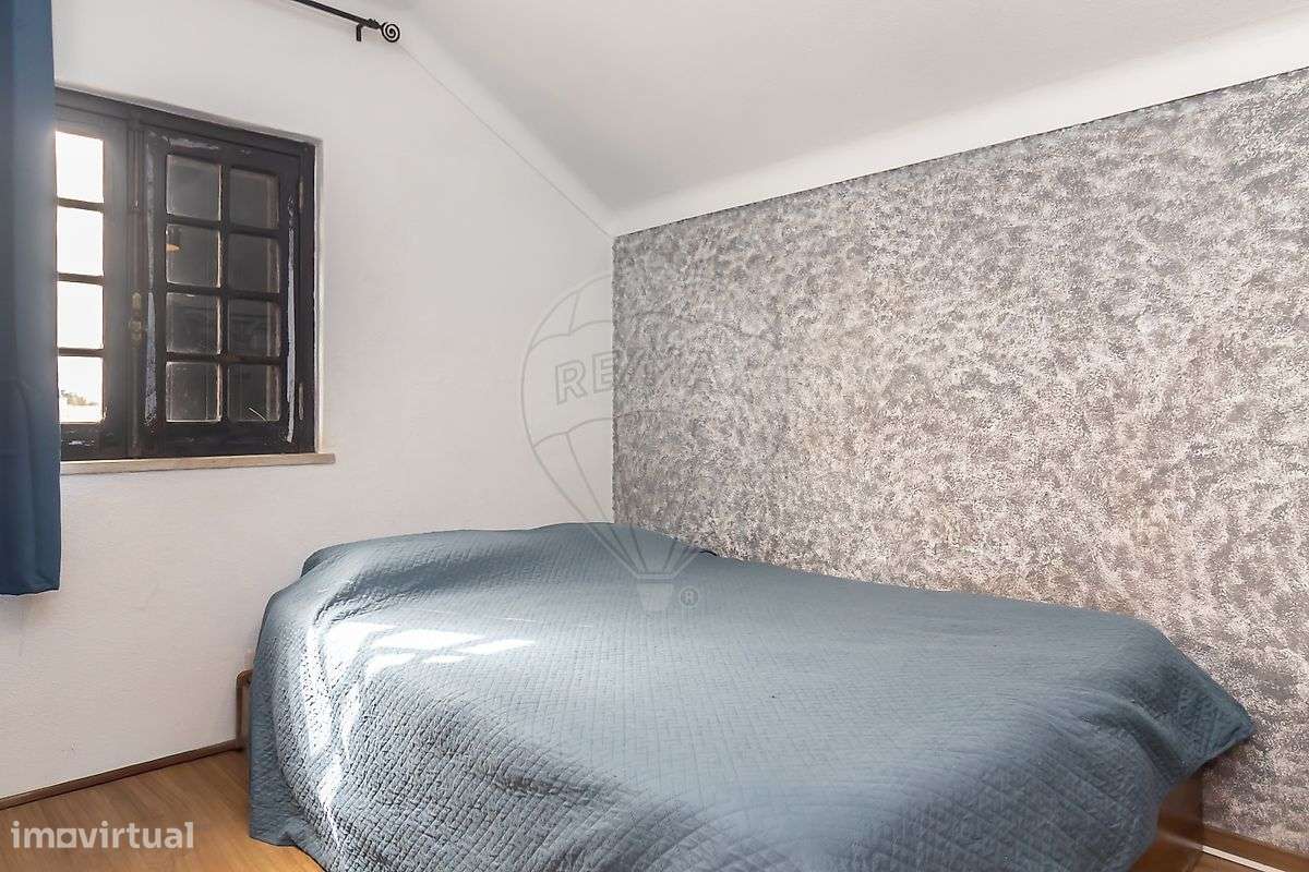 Moradia T5 + Moradia T2 | Terreno 3.717 m² | Azeitão-19