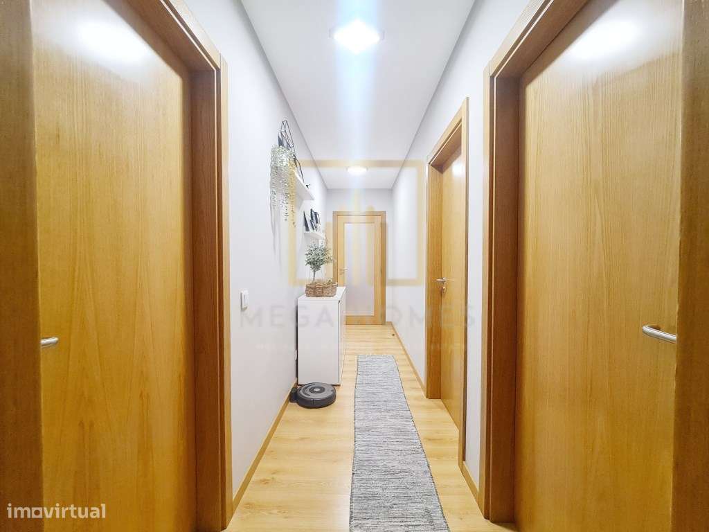 Apartamento T3 com Terraço e 3 WC, em Lagoa.-56