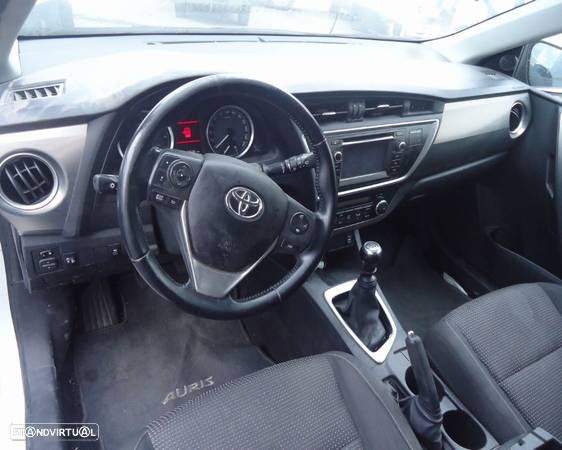 Toyota Auris 2014 - 6