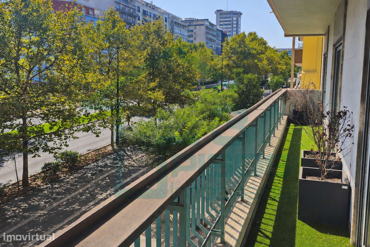 T3 de Luxo a Estrear - Terraço e Garagem - Av. República, Lx-32