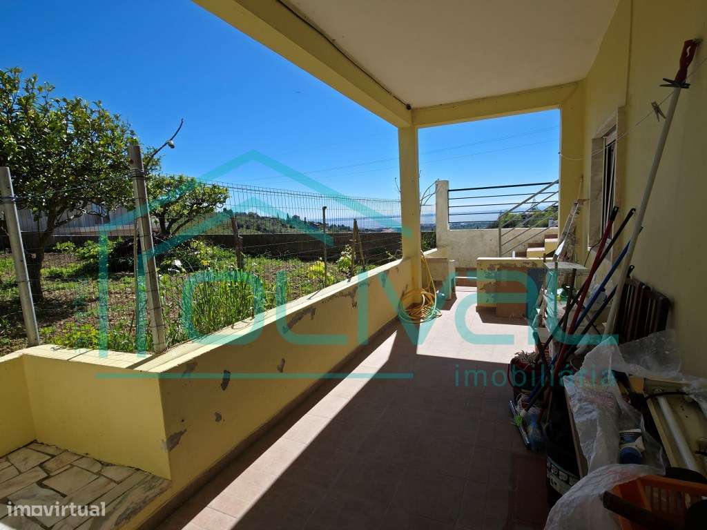 Moradia Independente com terreno, muito bem localizada com vista pa...-9