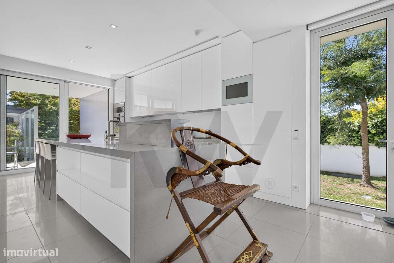 Moradia T5 de Luxo com Piscina e Lote de 2.773 m2-20