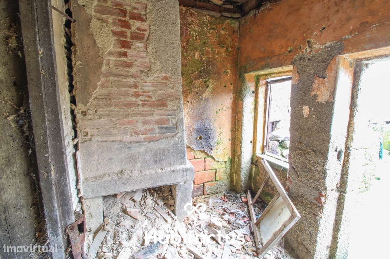 Duas Moradias para Remodelação em Coelhoso, Tondela-26