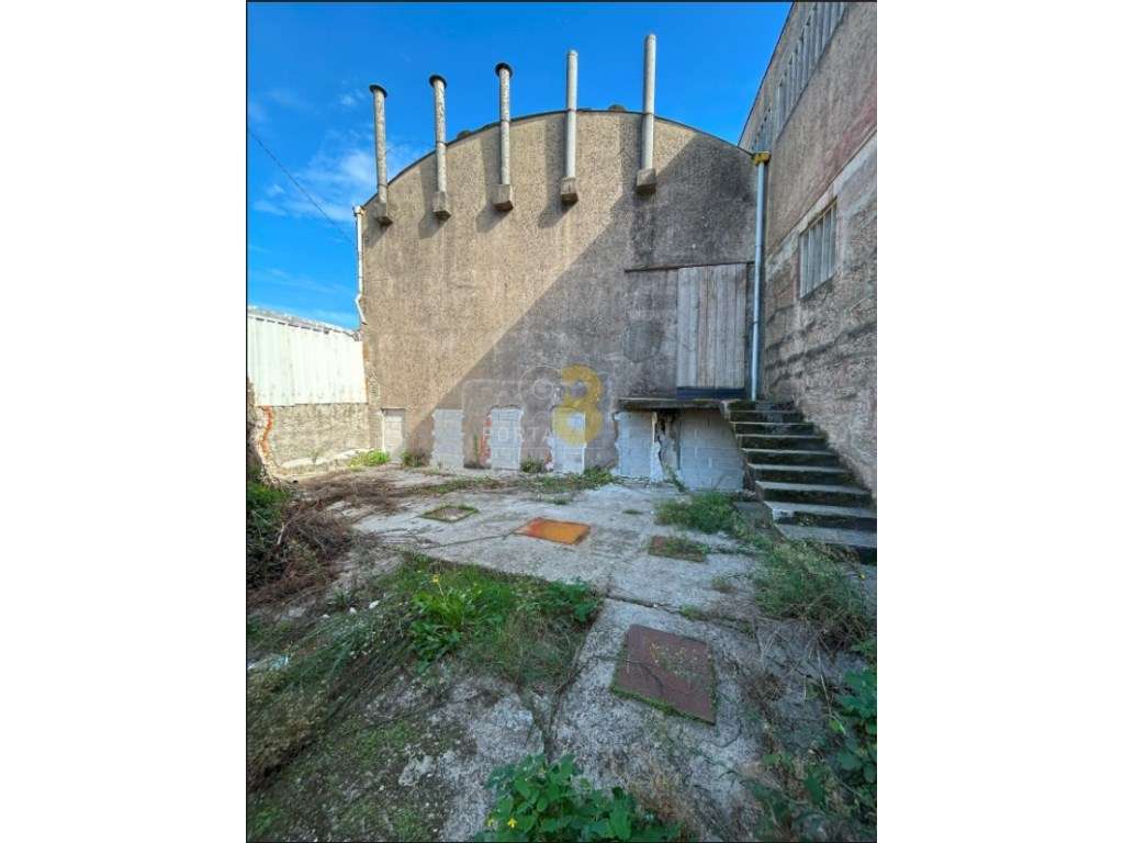 Armazém para Remodelação com Grande Potencial - Milheirós, Maia-15