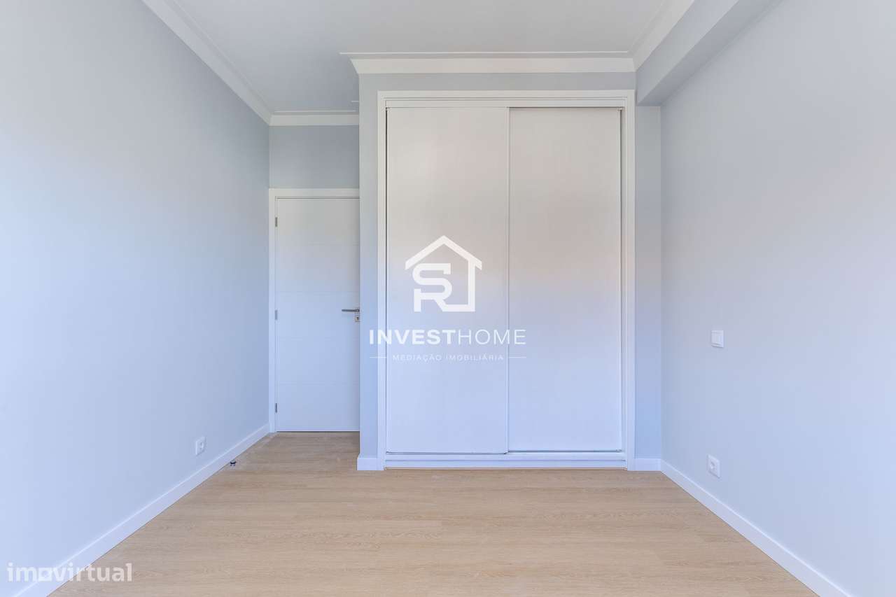 Apartamento T2+1 | Renovado | Boas Áreas | Varanda | 2 Lugares Garagem-34