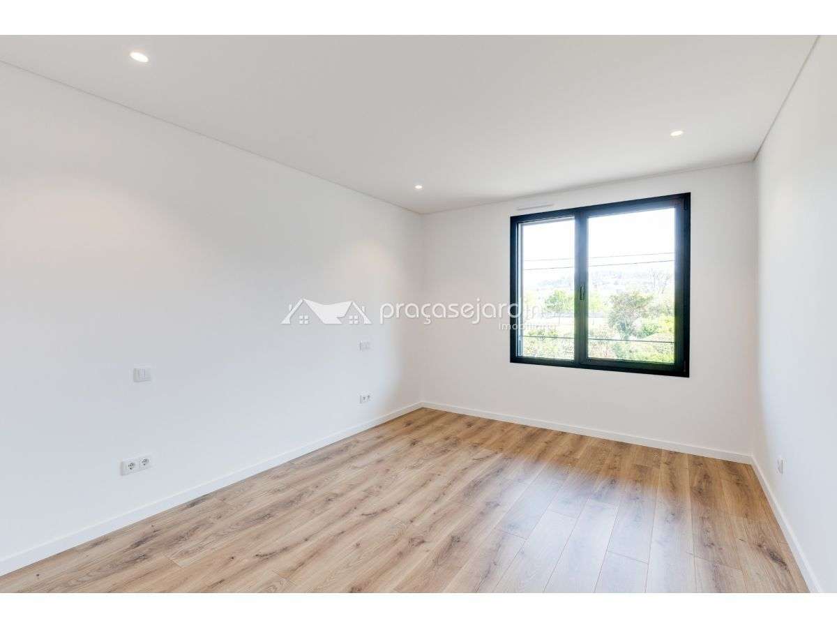 Apartamento T3 novo com espaço exterior privativo-10