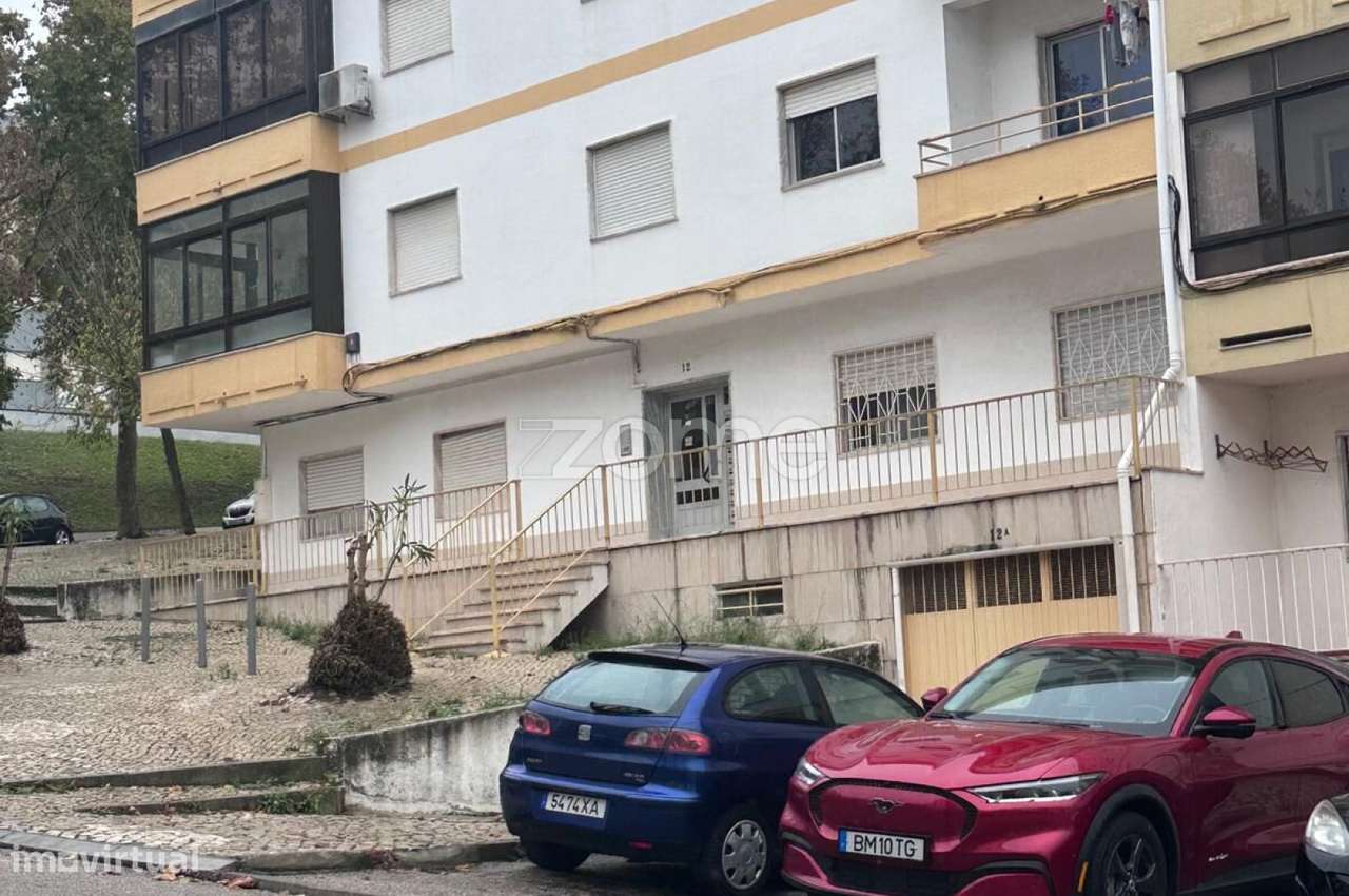 Magnifico T3 junto ao pavilhão Municipal Almada-1