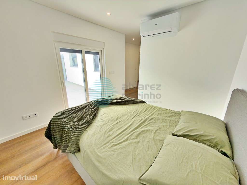 Moradia T3, com espaço exterior e anexo-17