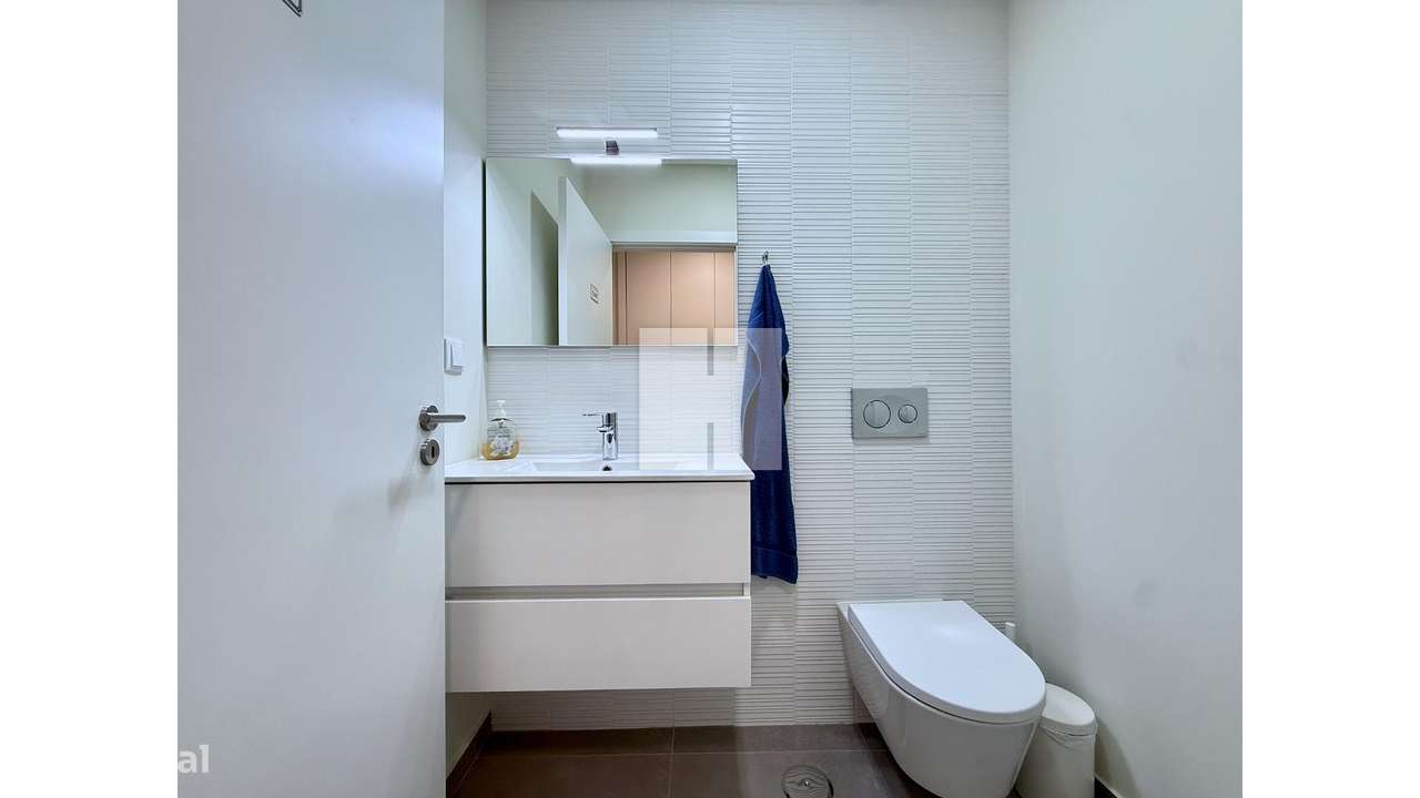 Espaçoso T4+1 Duplex c/ Vista Mar-21