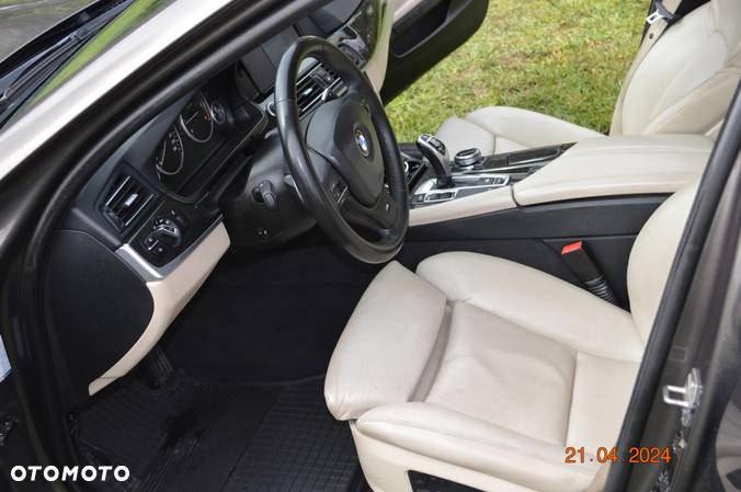 BMW Seria 5 520d Touring - 17