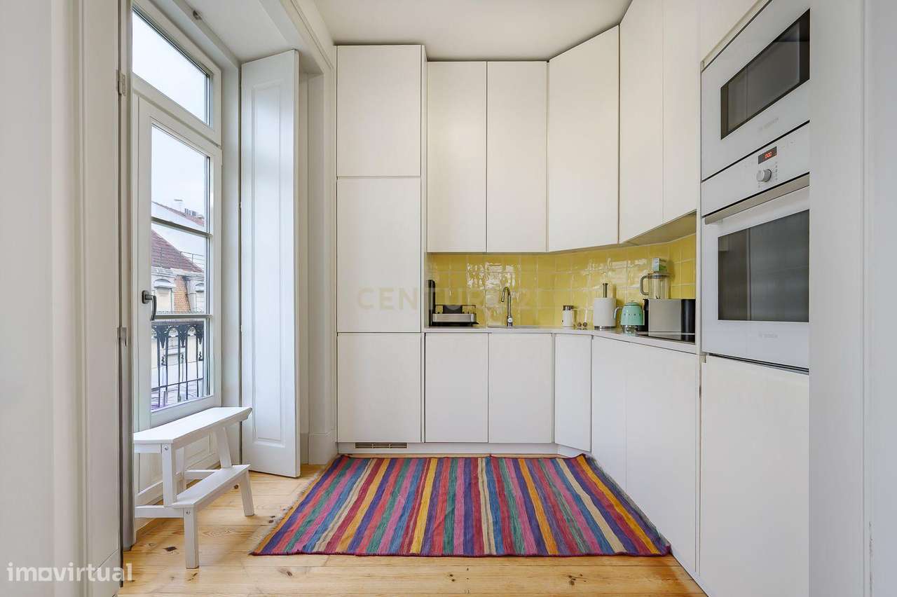 Apartamento T2 de Luxo com Varanda a Sul, Vista Rio e Prédio Totalment-8