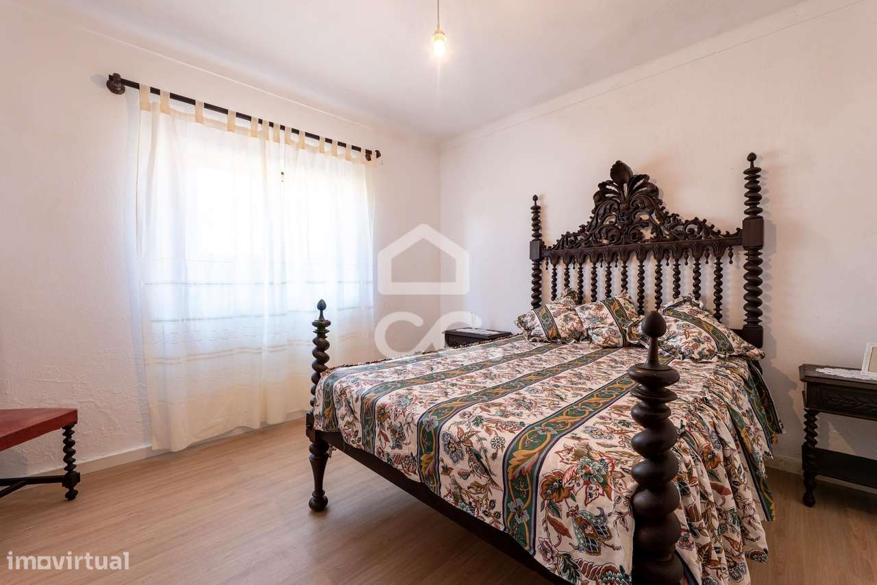 Moradia T2+2 com garagem e vista Serra de Montejunto em Murteira, Cada-9