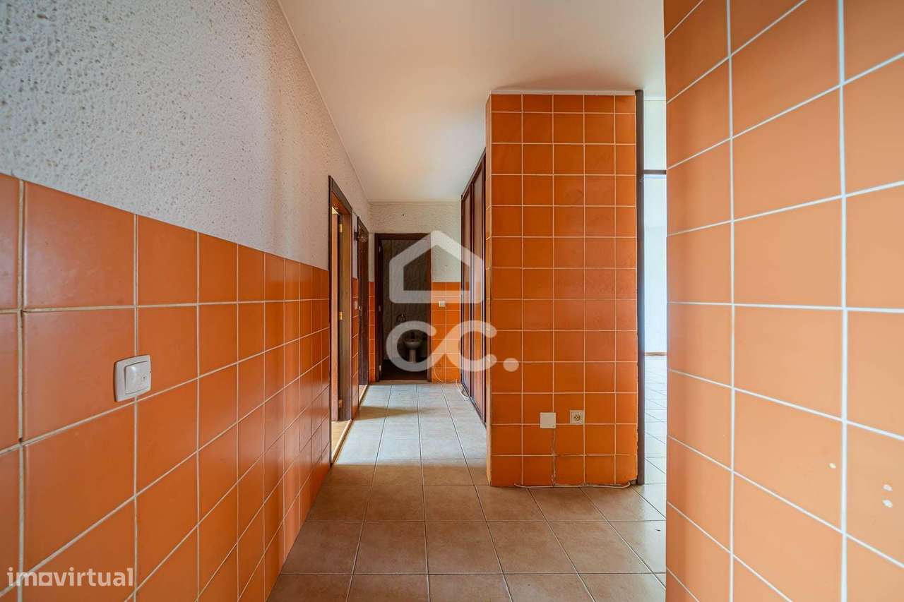 Apartamento T2 com garagem na Maia, junto ao Metro Parque Maia-17