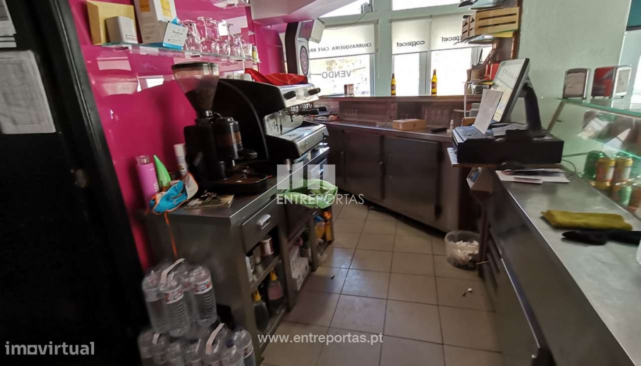 Venda de loja em pleno funcionamento como café, Póvoa de Varzim - Grande imagem: 4/12
