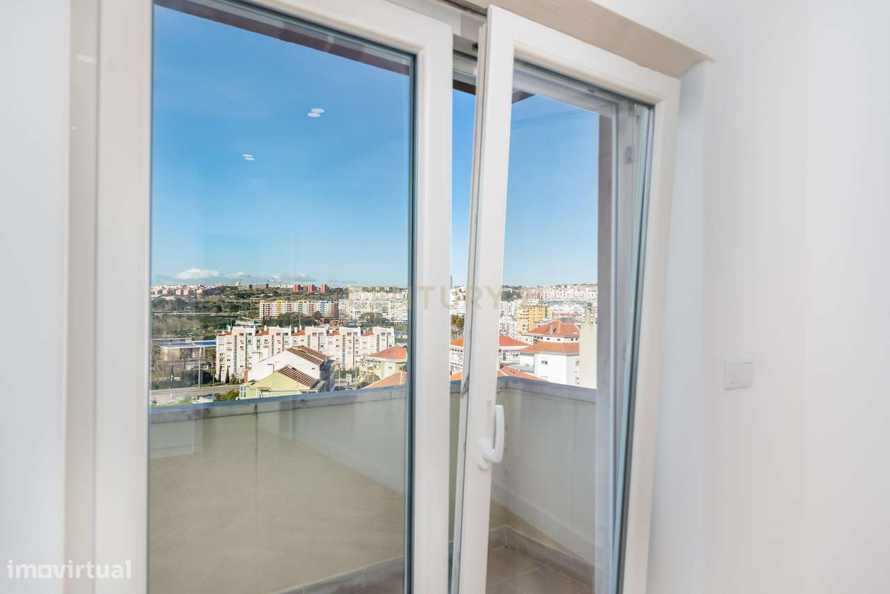 Apartamento T3 Totalmente Remodelado – Cova da Piedade, Almada-31