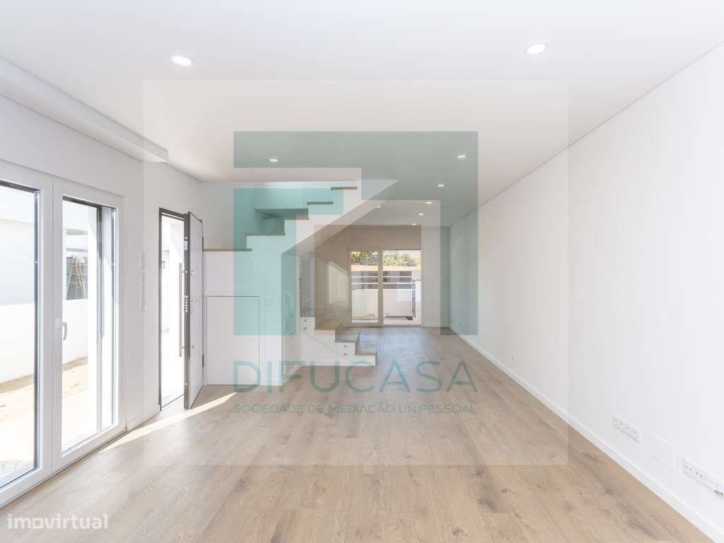 R084_2_Moradia Geminada T3+1-7