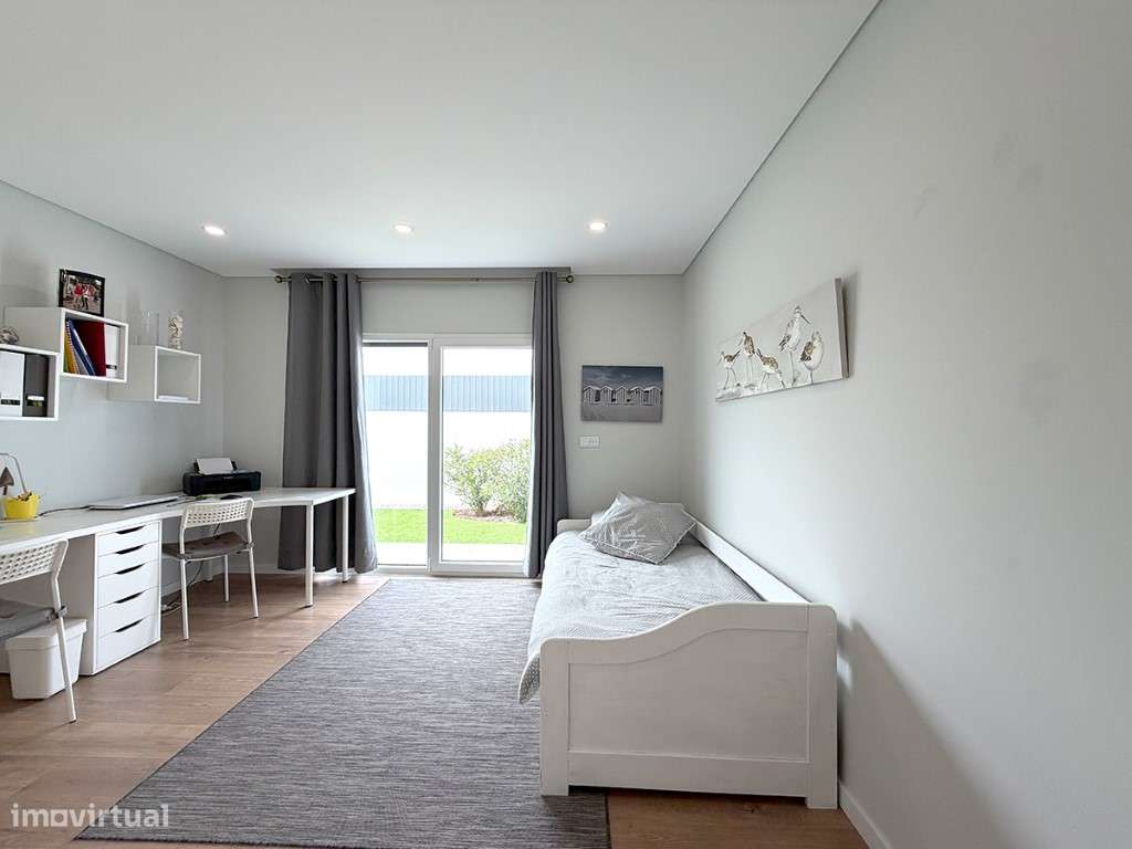 Moradia T4 térrea com 230m2 em condomínio privado, Azeitão-26