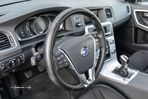 Volvo V60 2.0 D2 Momentum - 30