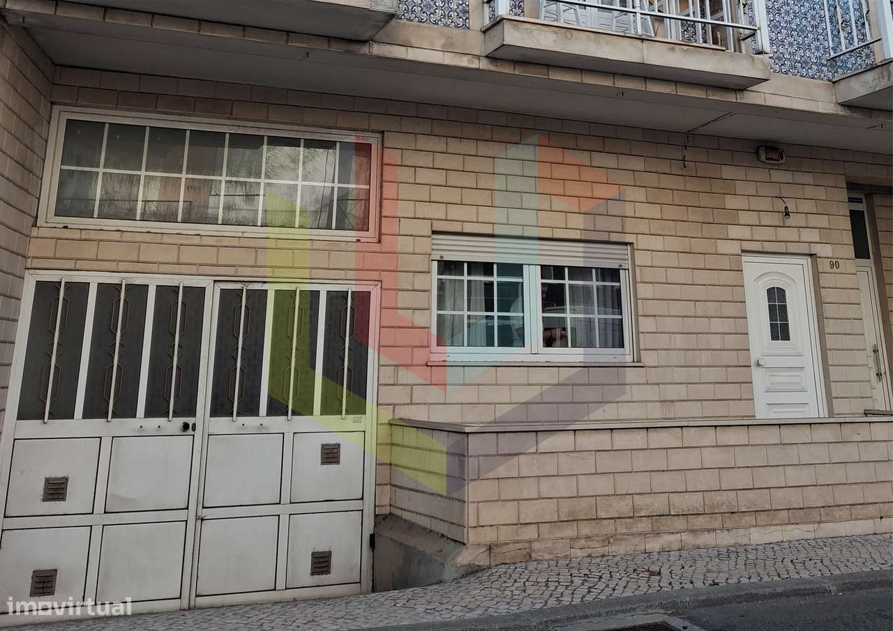 Apartamento T1 + 1 com terraço, varanda e garagem no Centro de Ílhavo.-7