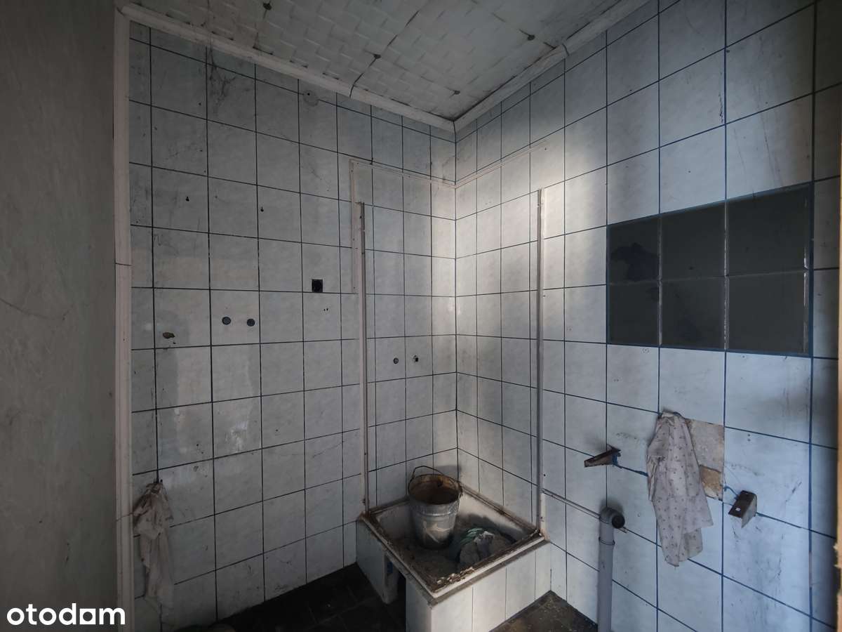 Na sprzedaż budynki do remontu w podwórzu kamienicy-11