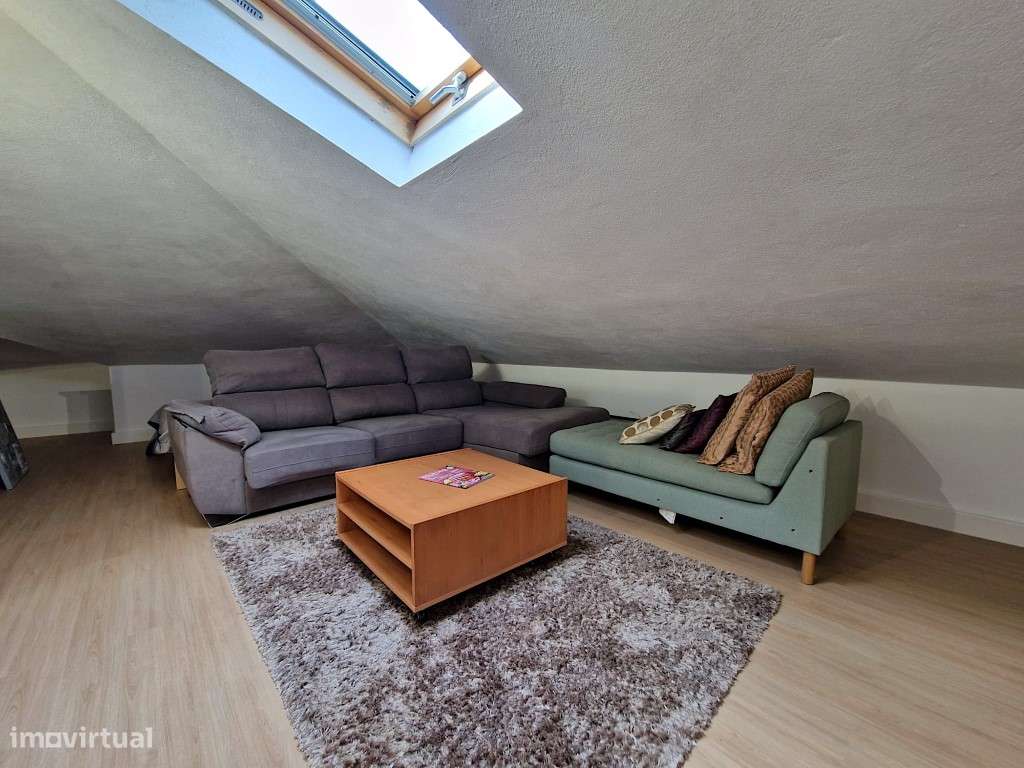 Apartamento T3 em Sesimbra com boas áreas-38