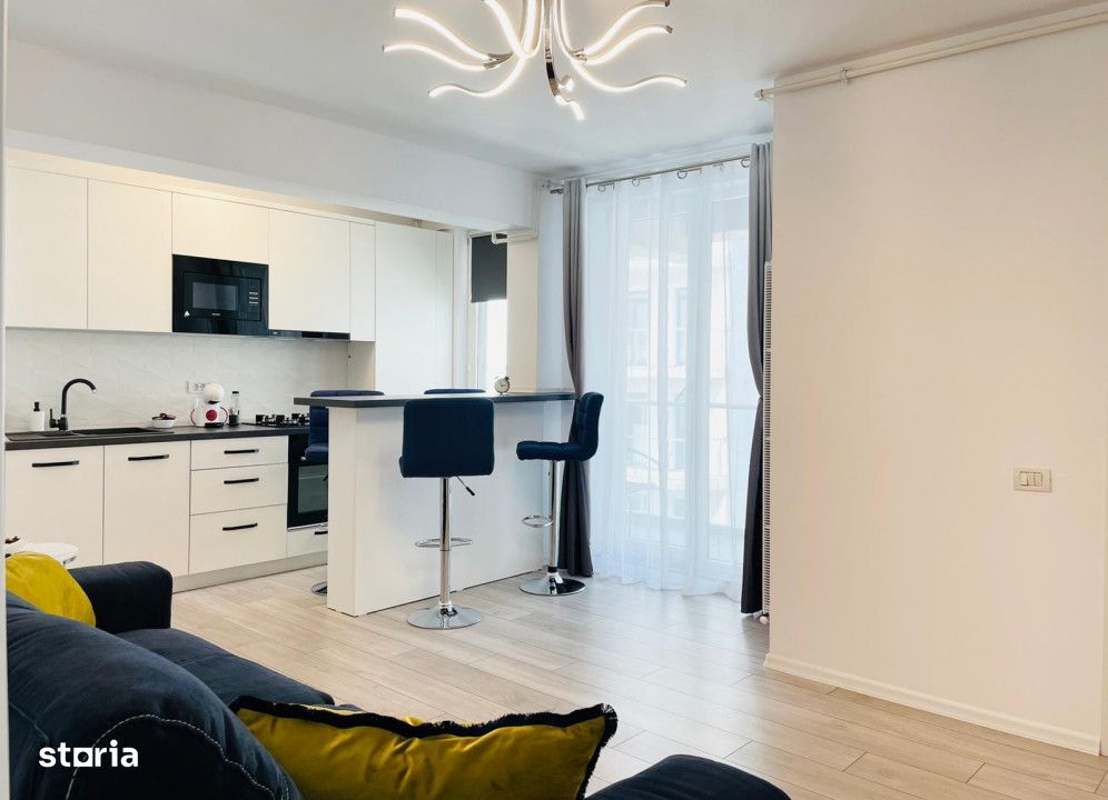 Apartament cu 3 camere complet mobilat si utilat, vedere la Mare