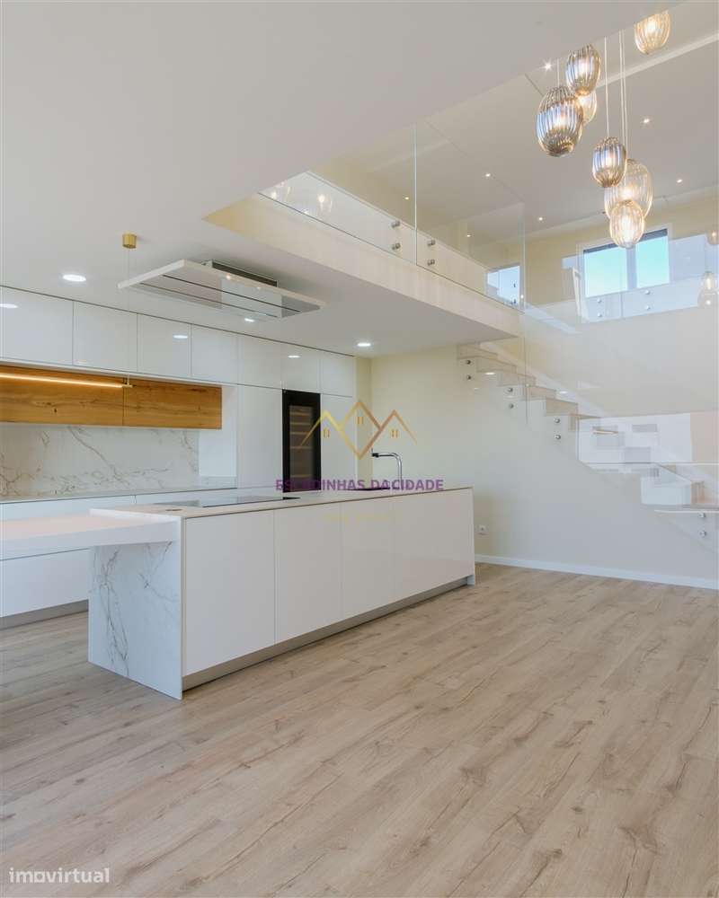 Montijo, T3 Duplex com acabamentos de Luxo e Garagem Box - Grande imagem: 4/55